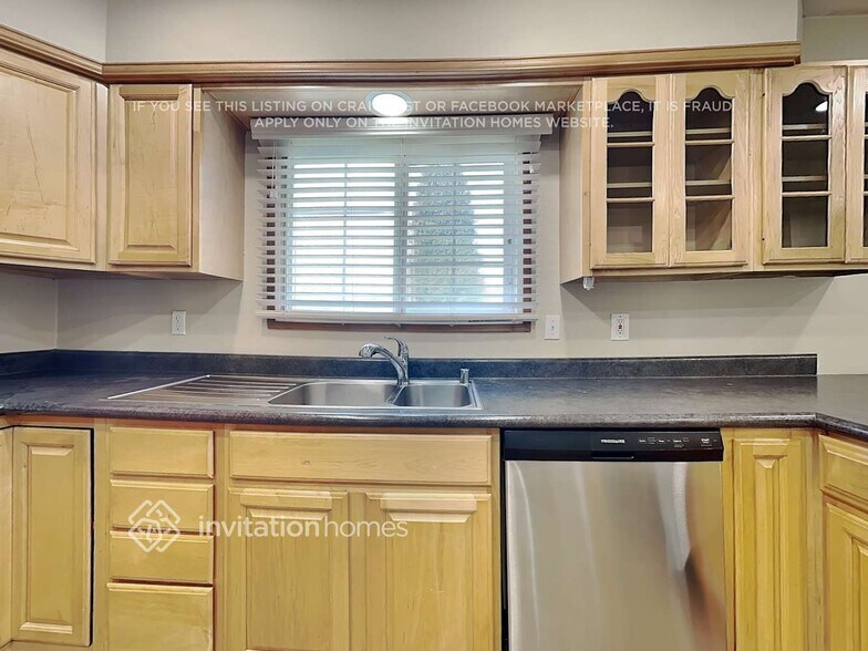 Building Photo - 19401 8th Ave S