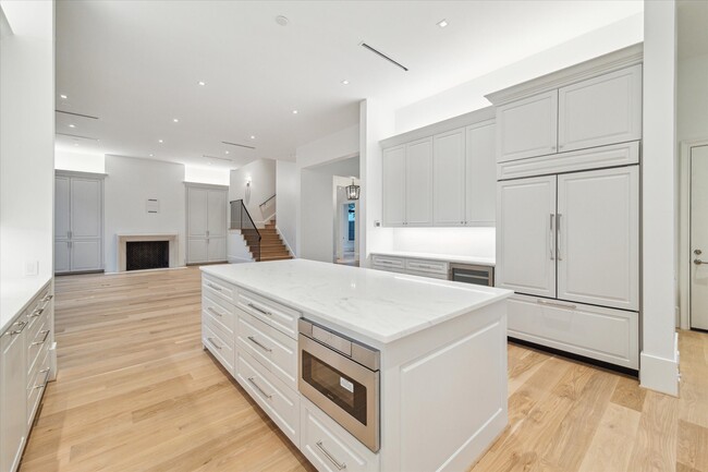 Building Photo - 2711 Eastgrove Ln