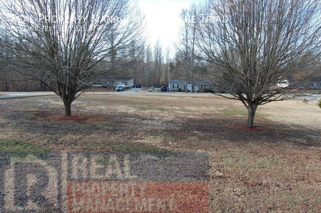 Building Photo - *Davidson County* 3 Bedroom 2 Bathroom Ran...