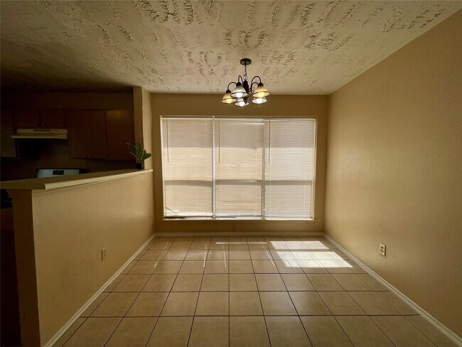 Building Photo - 11019 Almond Grove