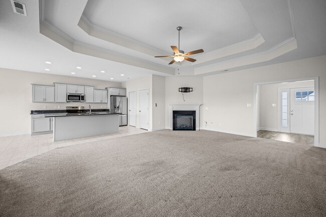 Building Photo - 505 E Black Water Ln