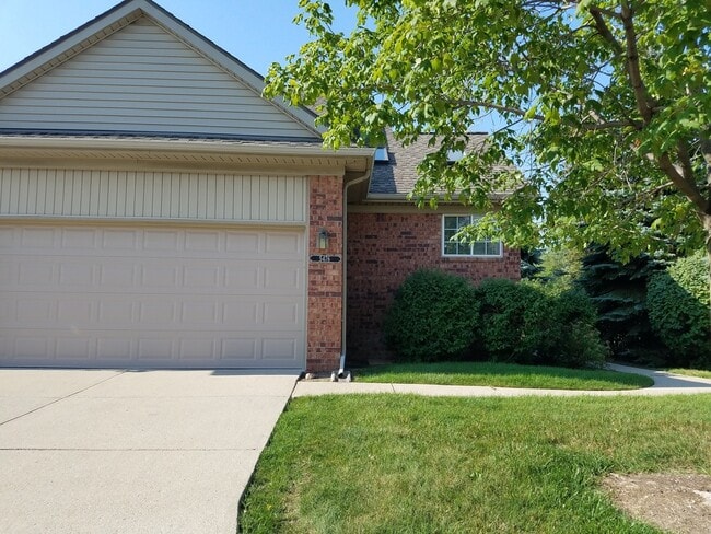 Building Photo - 5476 Victory Cir