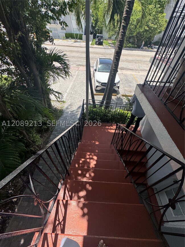 Building Photo - 1611 10th St