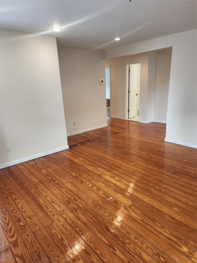 Building Photo - 632 Piermont Ave