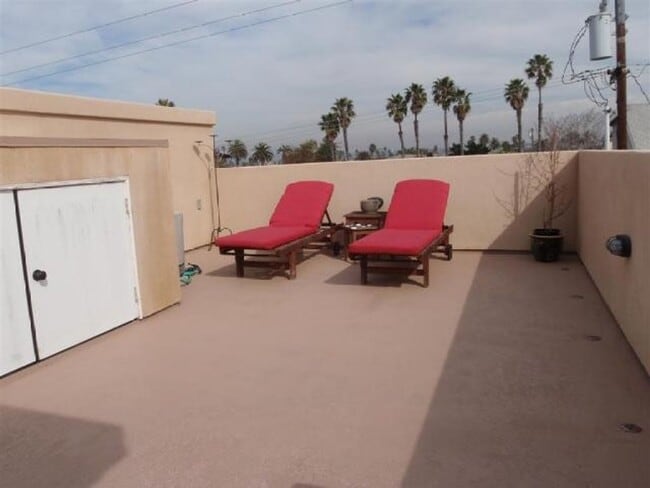 Building Photo - 4886 Coronado Ave