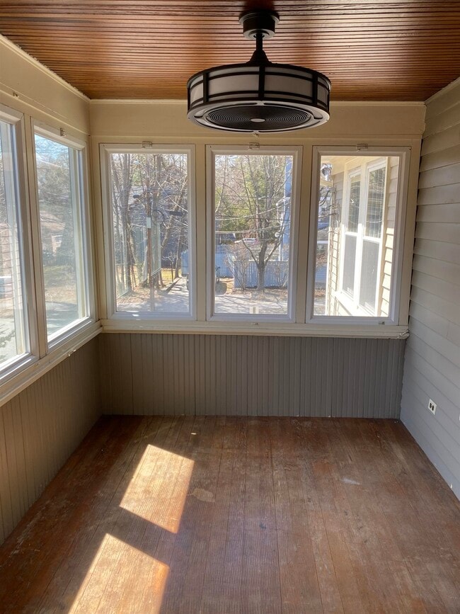 Building Photo - 4 Holt St