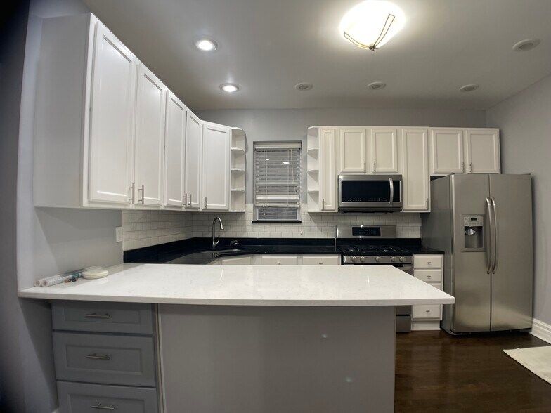 Building Photo - 3721 W Belden Ave