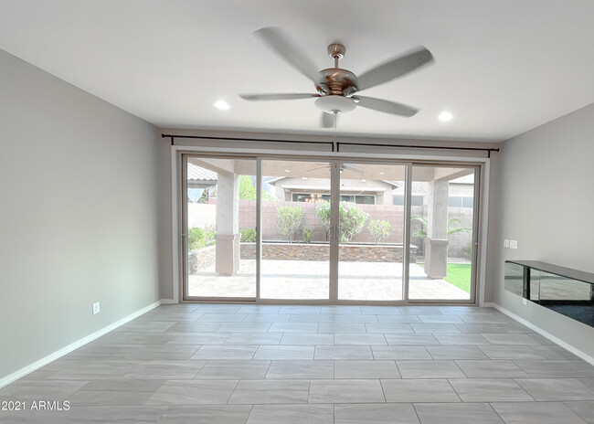 Building Photo - 118 E Canyon Way