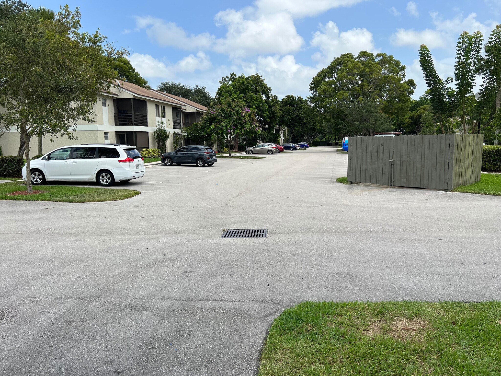 Building Photo - 111 Gardens Dr