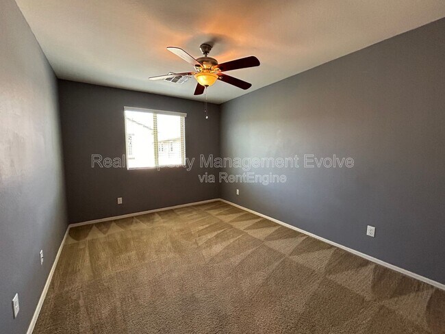 Building Photo - 2632 N 73rd Glen