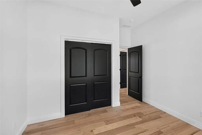 Building Photo - 1528 Brunston Dr