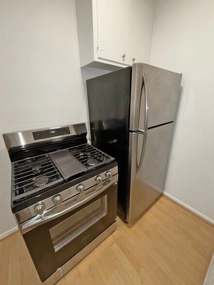 Building Photo - 1248 N Las Palmas Ave