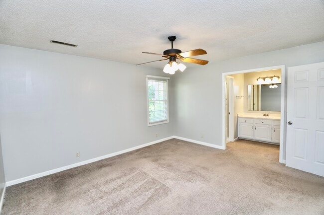 Building Photo - 1450 Morris Way Dr