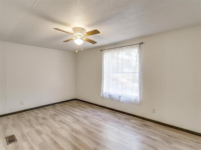 Building Photo - 1802 Whispering Oaks St