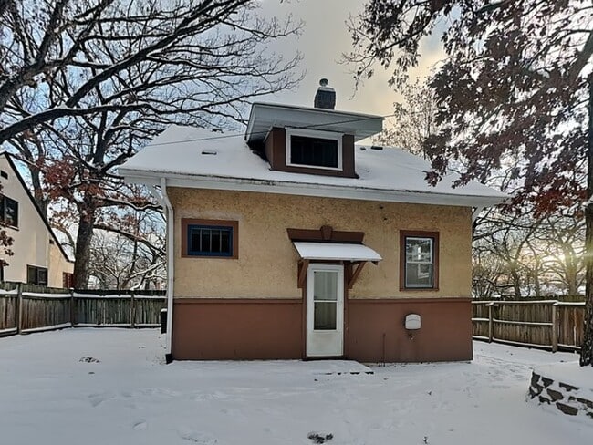 Building Photo - 3610 Oakdale Ave N