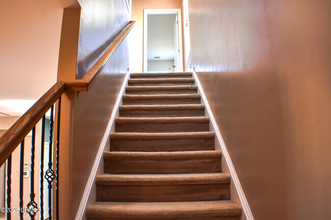 Building Photo - 48 Pennyroyal Way