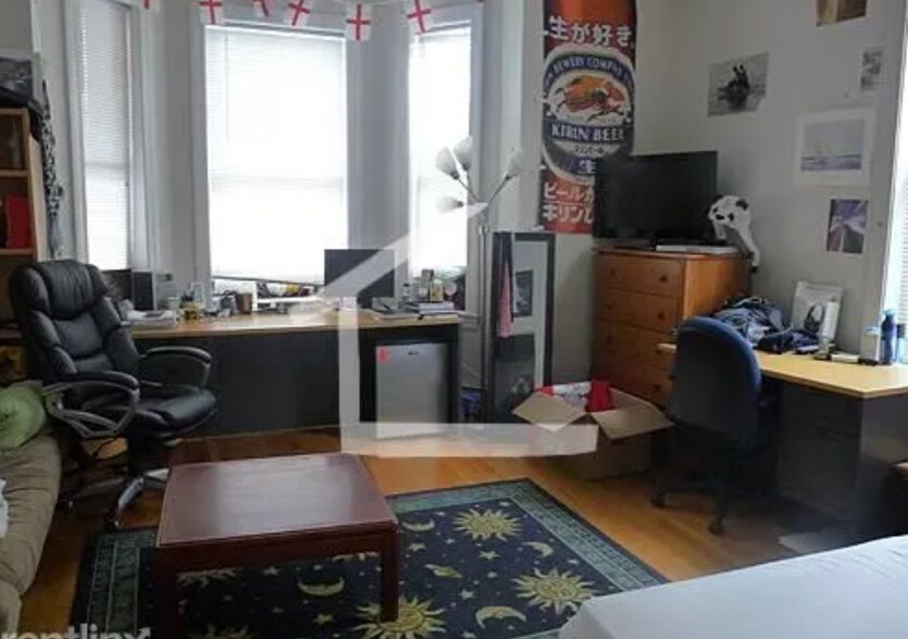 Building Photo - 15 Farrington Ave