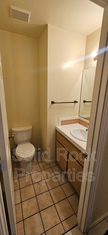 Building Photo - 4541 N Sauter Dr E
