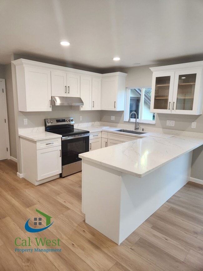 Building Photo - $6295 - Spacious 4 Bed/2 Bath Los Gatos Home with Air Conditioning/Award Winning Schools