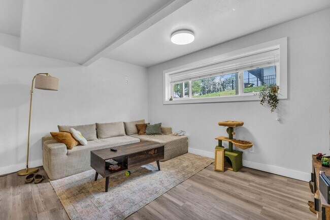 Building Photo - 3876 S Lee Maur St