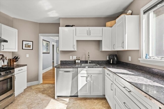 Building Photo - 15 Belvoir Rd