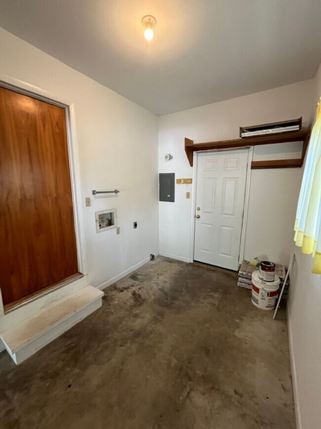 Building Photo - Very Nice 3 Bedroom 2 Bathroom House near the University of Arkansas Little Rock