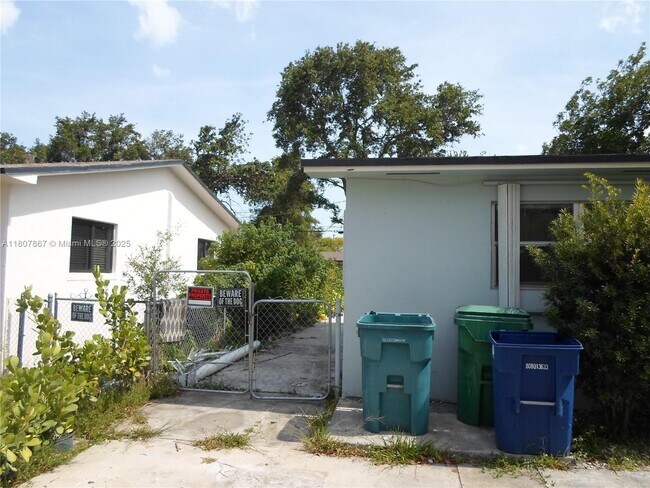 Building Photo - 60 NE 184th Terrace