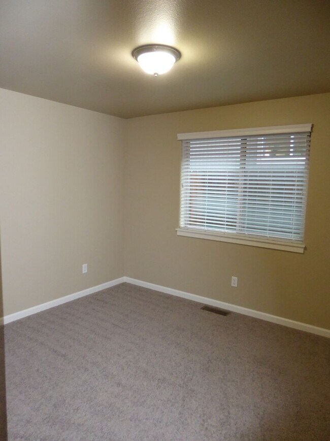Building Photo - 21190 Capella Pl