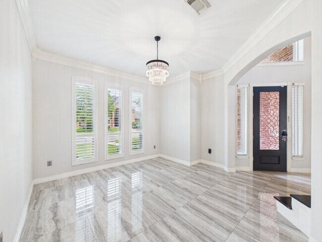Building Photo - 6206 Canyon Run Ct