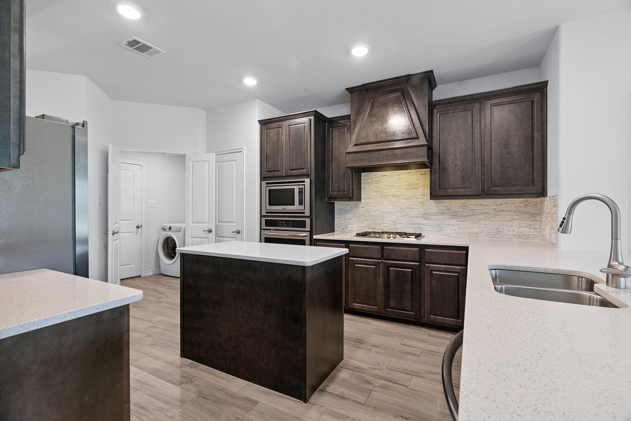 Building Photo - 3057 Maverick Dr