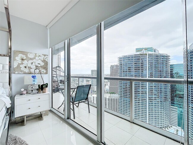 Building Photo - 475 Brickell Ave