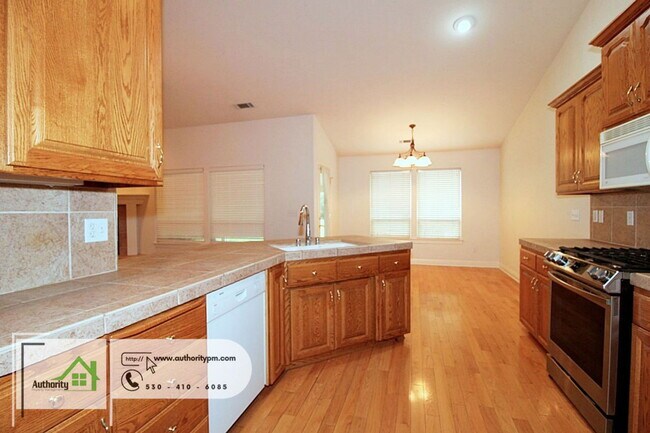 Building Photo - 3377 Heritagetown Dr