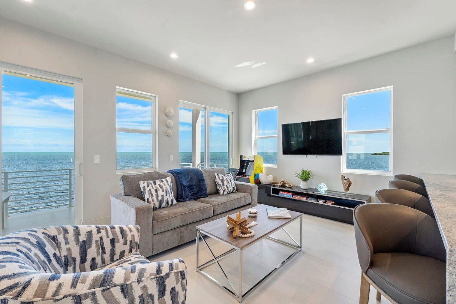 Building Photo - 99 Seaside Ave