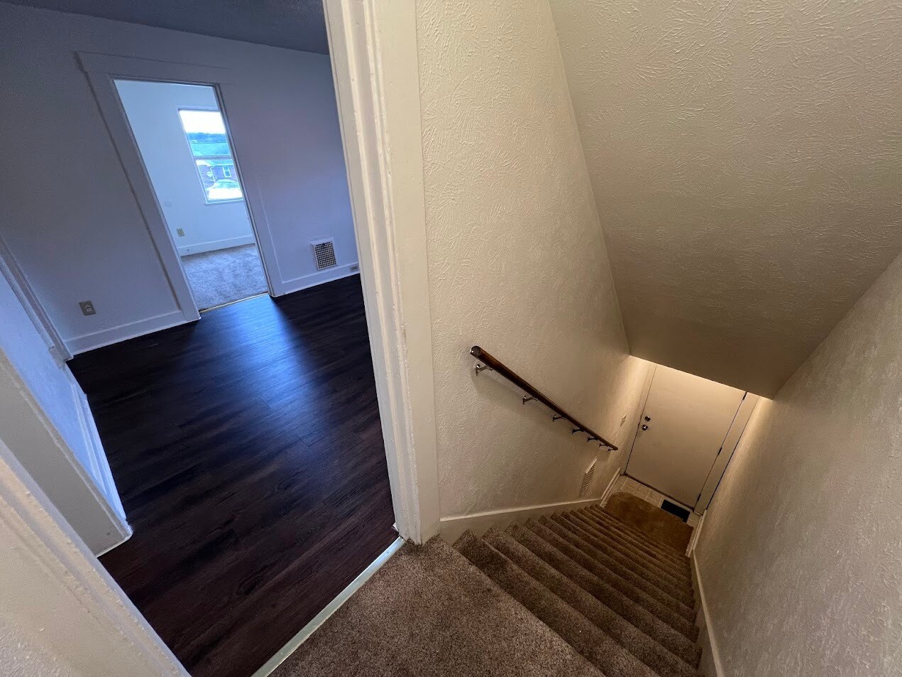 Building Photo - 610 Short St