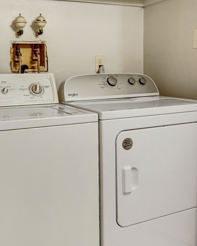 Building Photo - 328 Tavistock Rd