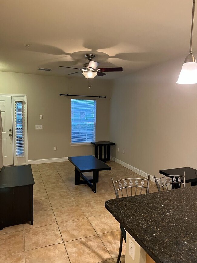 Building Photo - C2954-61 Chase Hollow