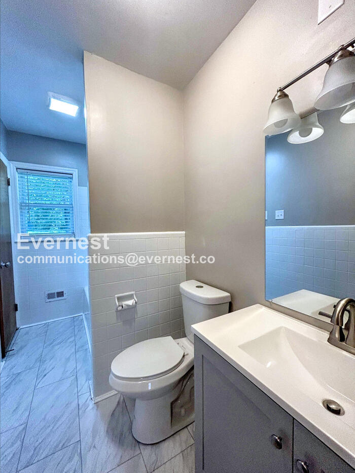 Building Photo - 6728 Kemp St