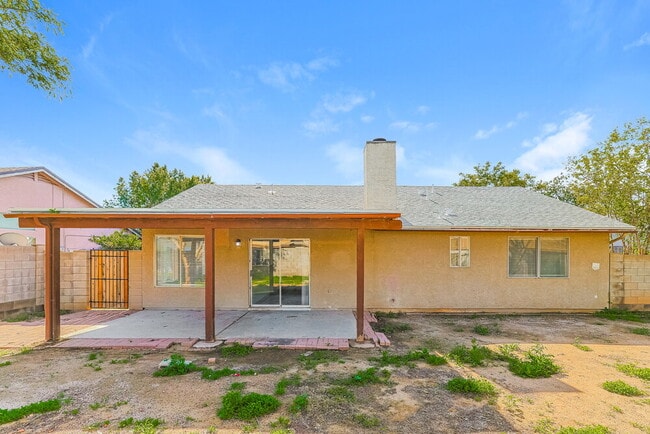 Building Photo - 8746 W McLellan Rd