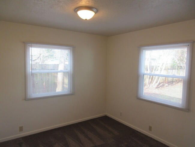 Building Photo - One Bedroom Home in Keizer