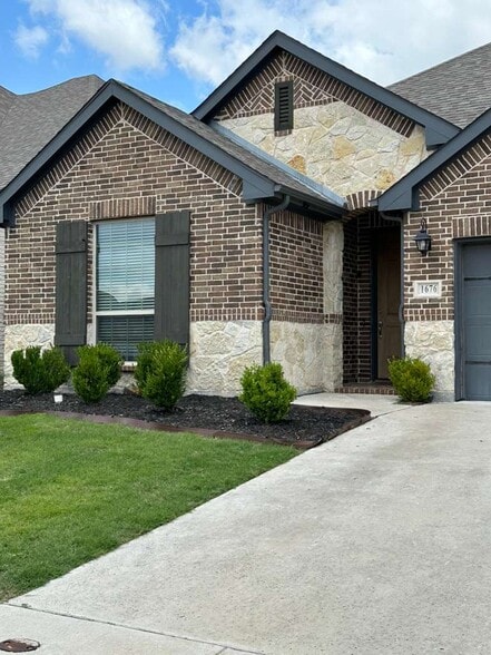 Building Photo - 1676 Stowers Trl