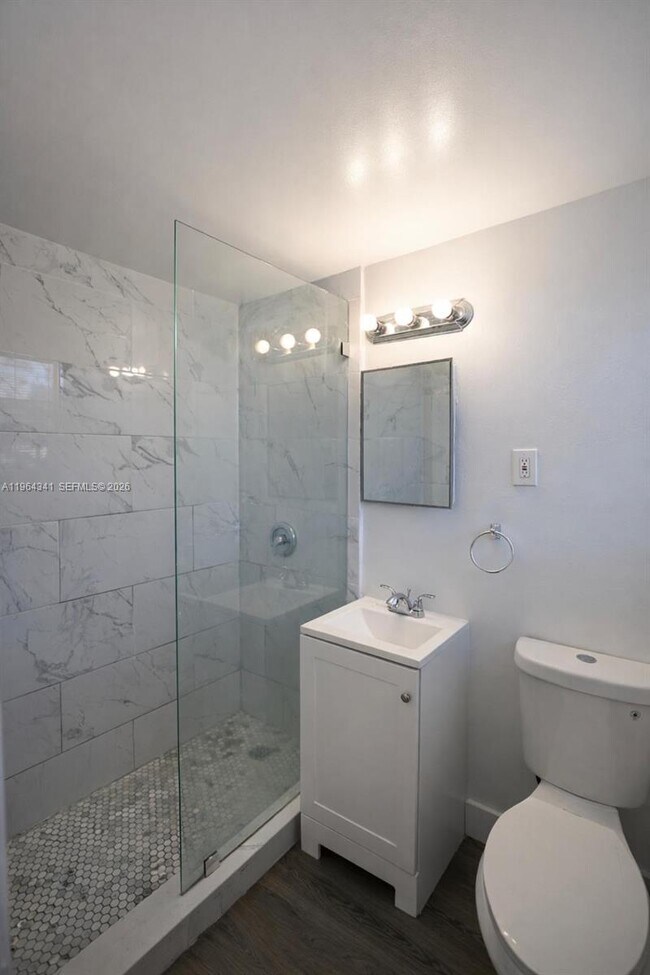 Building Photo - 5305 Biscayne Blvd