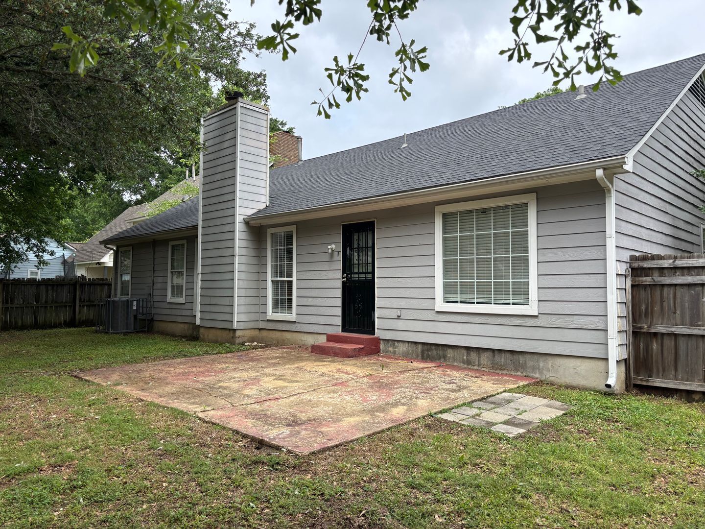 Building Photo - 2573 Laurelcrest Dr