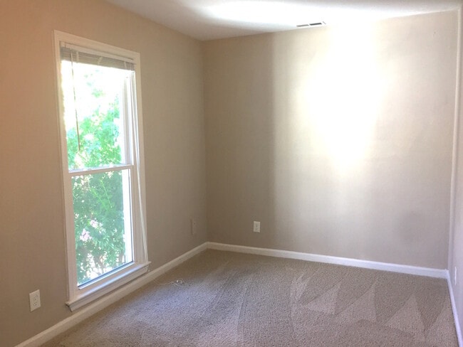 Building Photo - 929 Green St