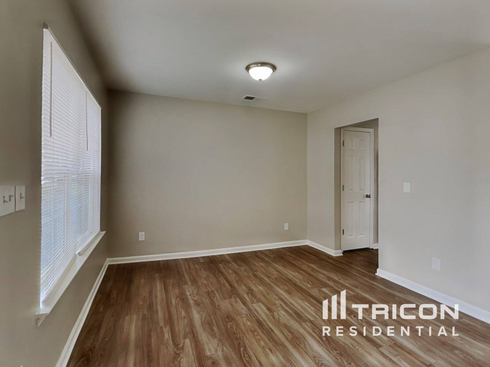 Building Photo - 5028 Hildreth Court
