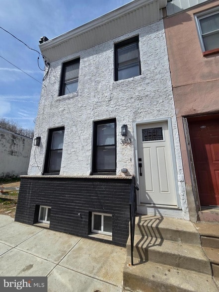 Building Photo - 3513 Mt Vernon St