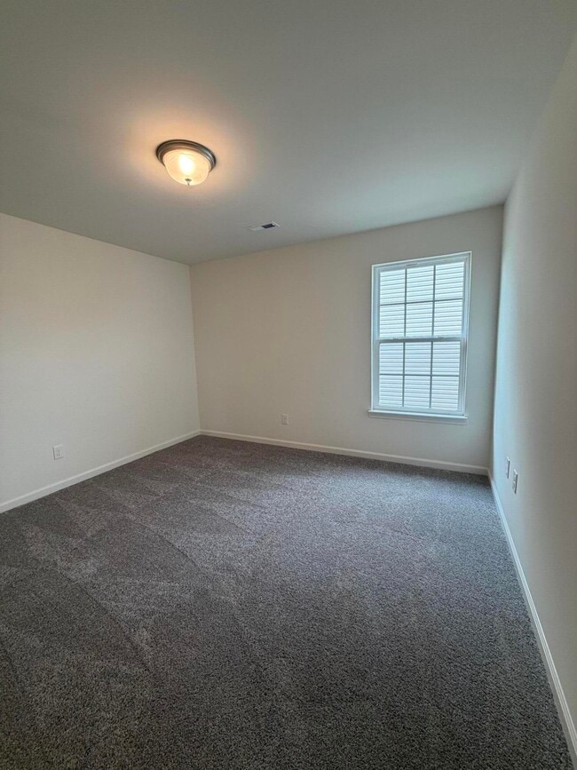 Building Photo - 836 Halford Pl