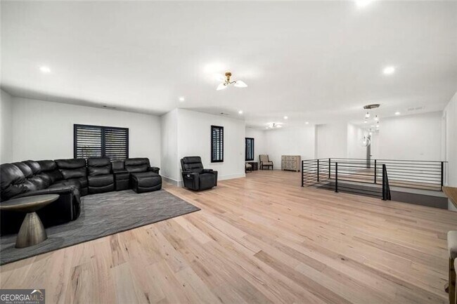 Building Photo - 2309 Dinsmore Rd