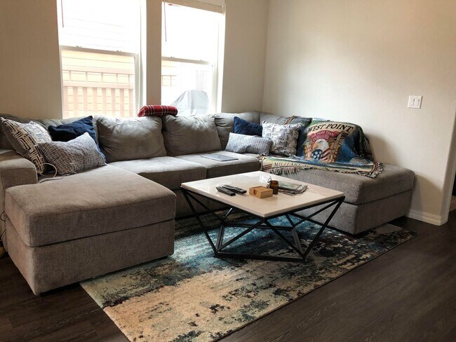 Building Photo - 3bd, 2.5ba 2car West Side Beauty, Built in 2019, Close to Downtown