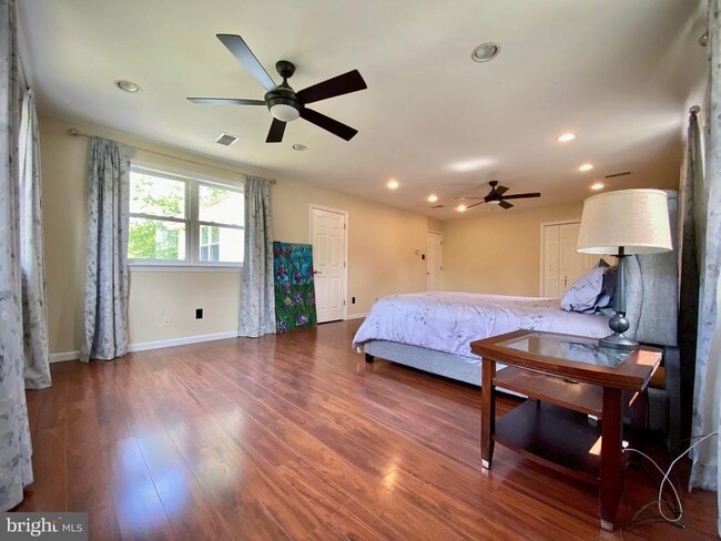 Building Photo - 99 Ivy Ave