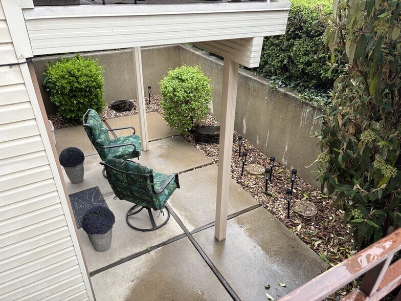 Building Photo - 1302 S 200 W